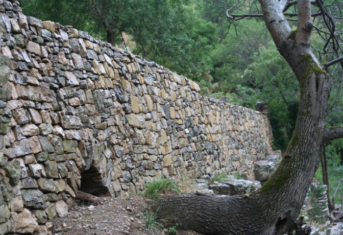 mur de soutènement à pierre sèche pégairolles de l'escalette