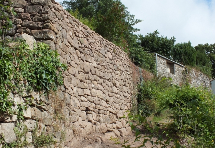 mur de soutènement à pierre sèche joncels
